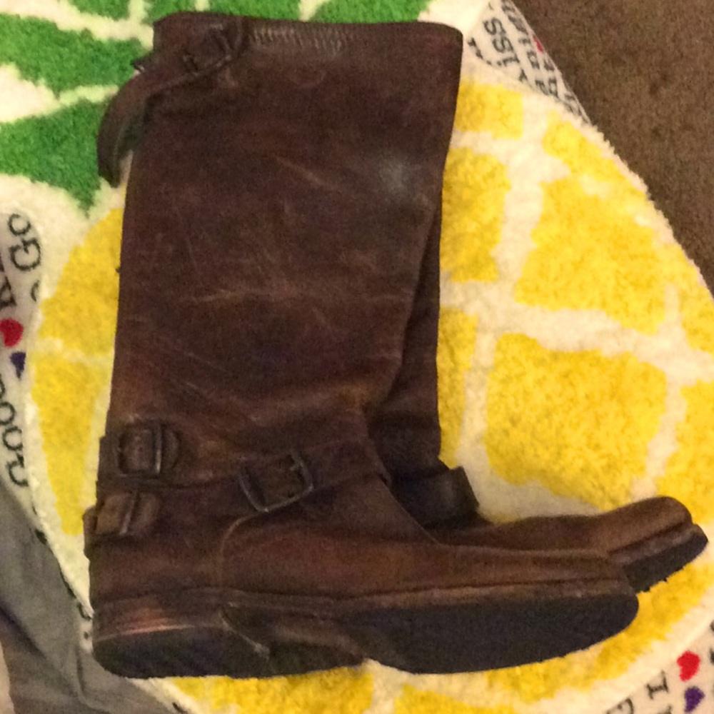 Frye, brown boots zipper up back, low heel.